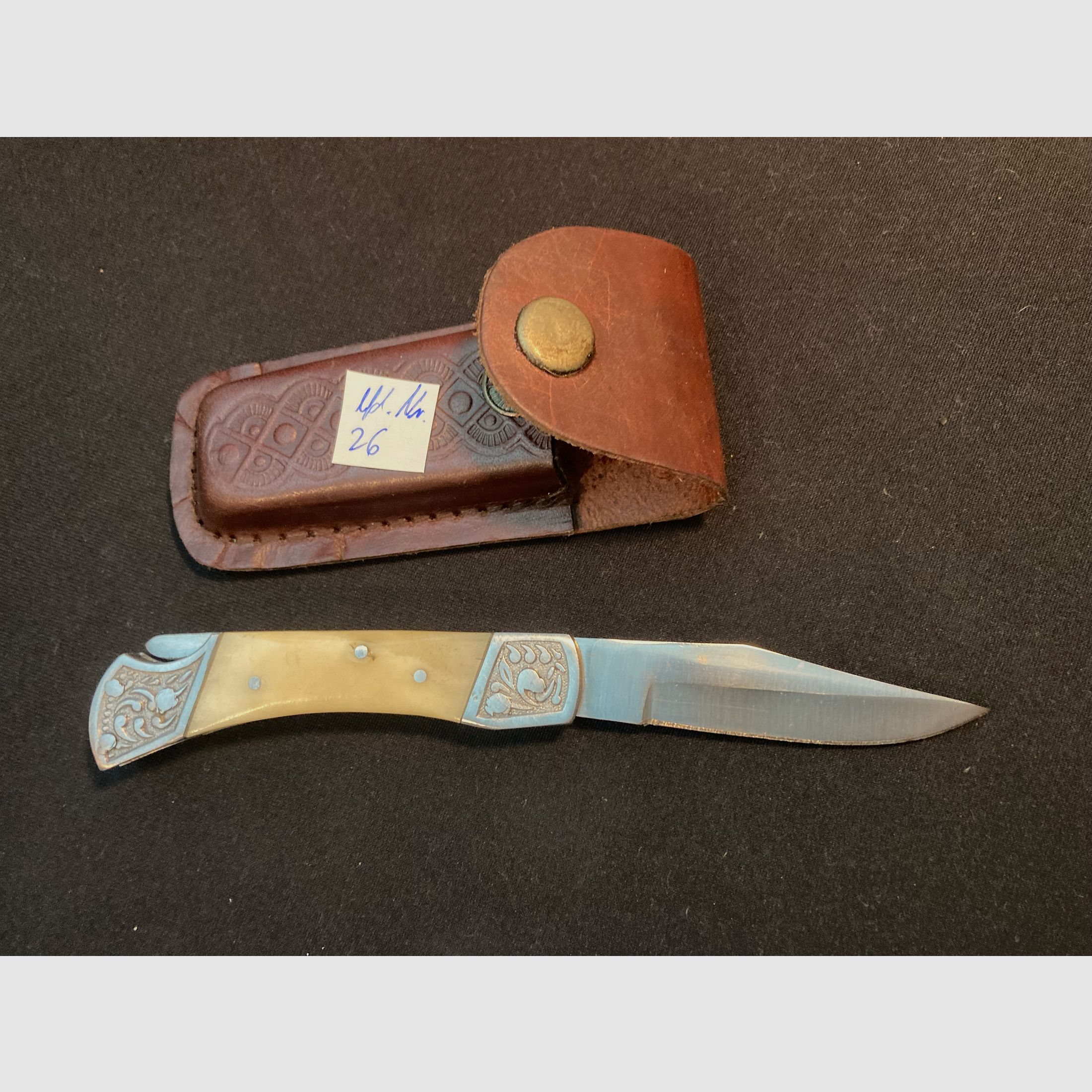 Taschenmesser, Gürtelmesser, Ledertasche, Gravierte Beschläge 26