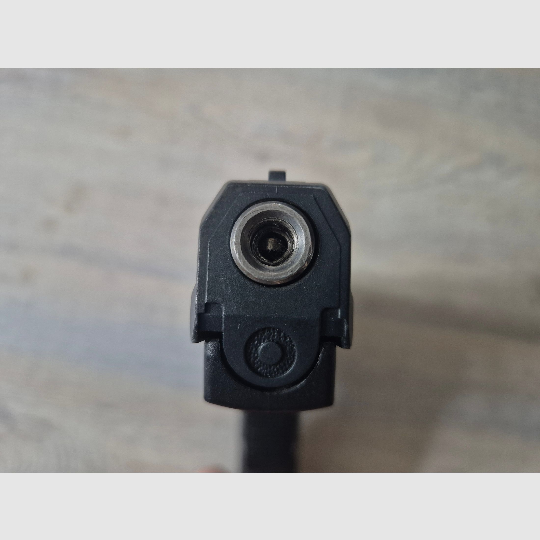 Röhm RG 96 pistolet alarmowy brüniert