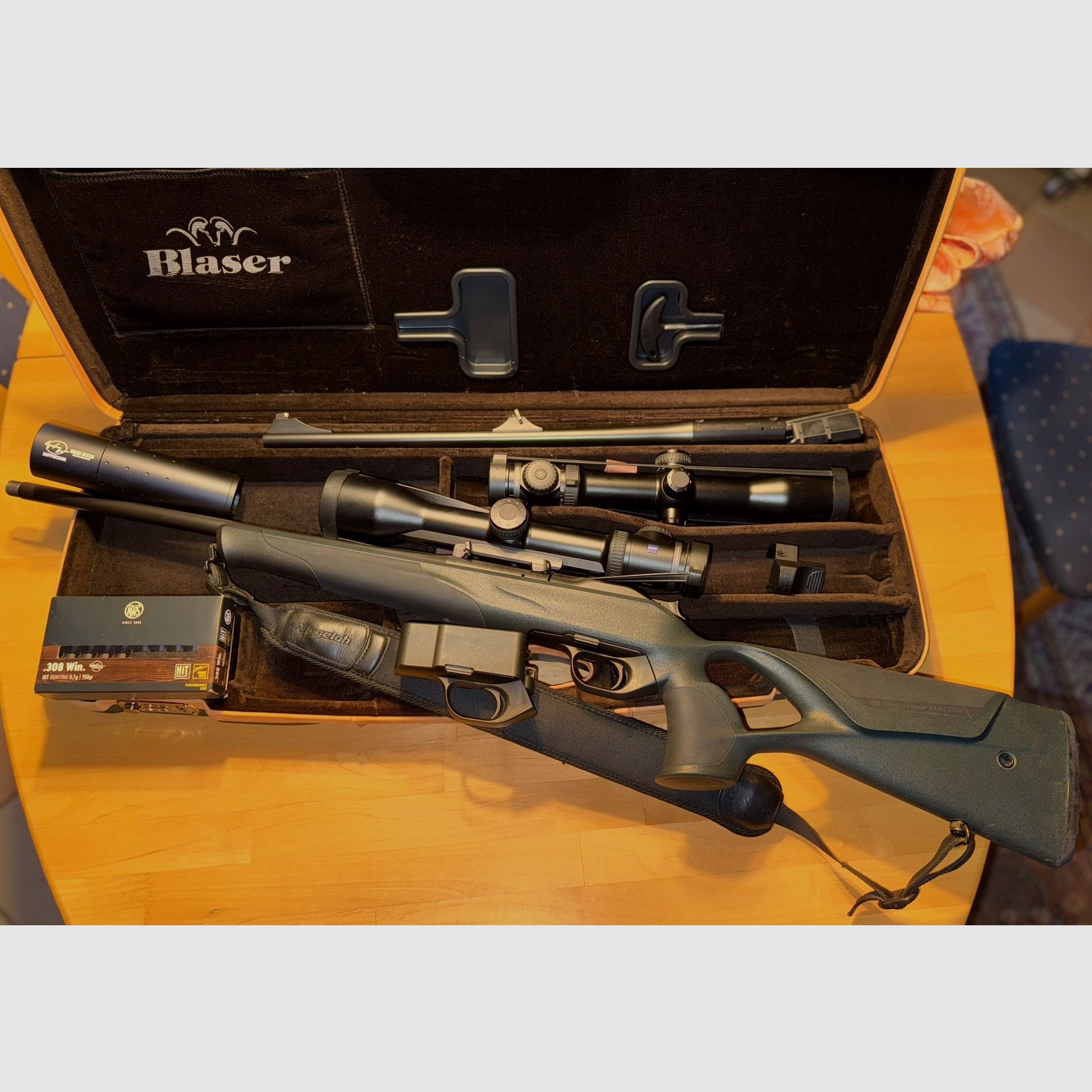 Verkaufe Blaser R8 Professional Success, R8 Kal.  .308Win mit jagdfähigem Zubehör 