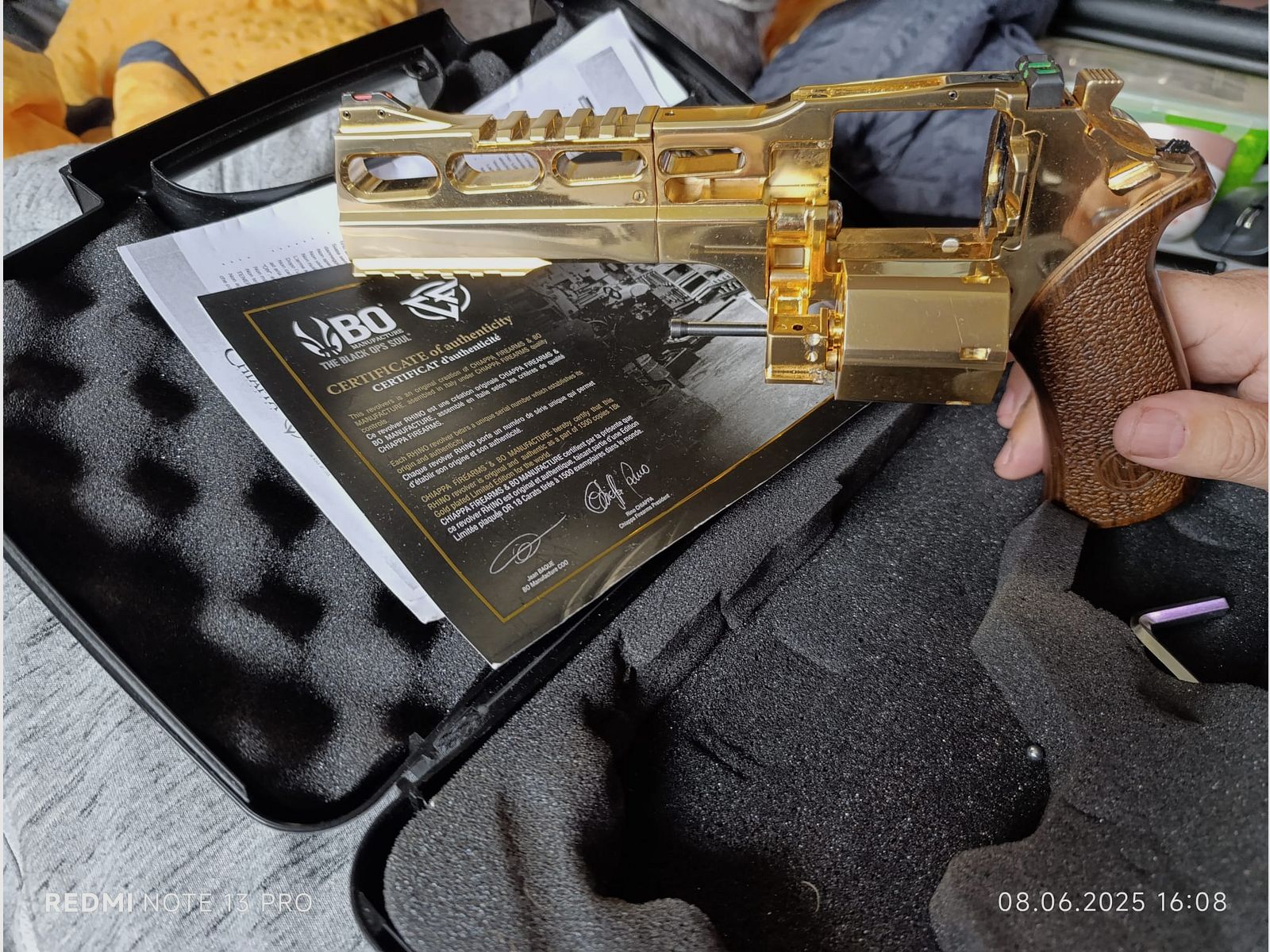 Revolver " CHIAPPA " von FireArms limitiert, 18 Karat Vergoldet