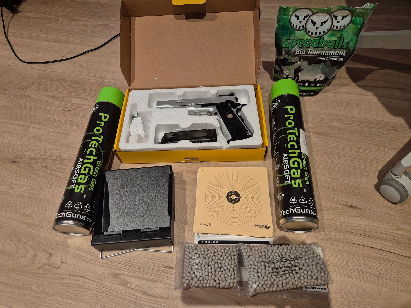 1911 Full Metal Gas Blowback 1.2 Joule with accessories