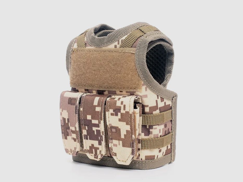 Mini Tactical Schutzweste mit Fronttaschen für Bierflasche / Weinflasche / Thermosflasche - Digital-Desert