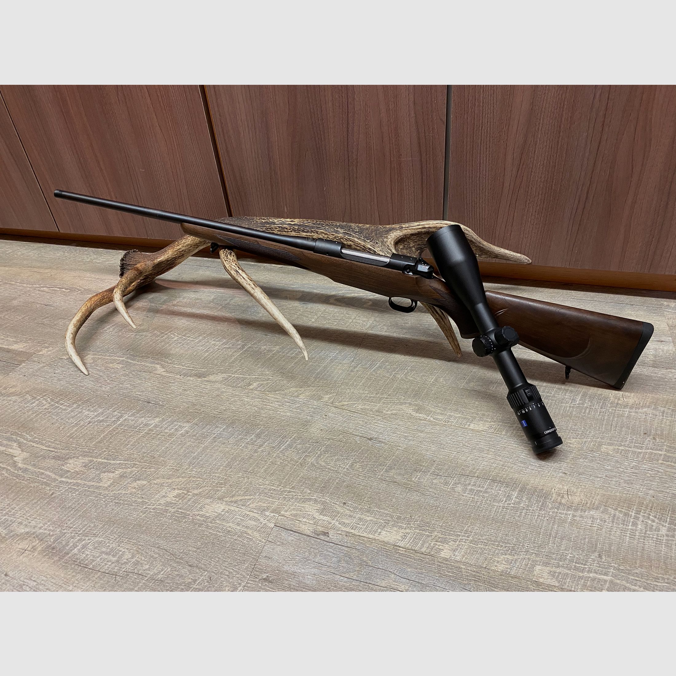 Mauser M12 Pure, con Zeiss Conquest V4 3-12x56