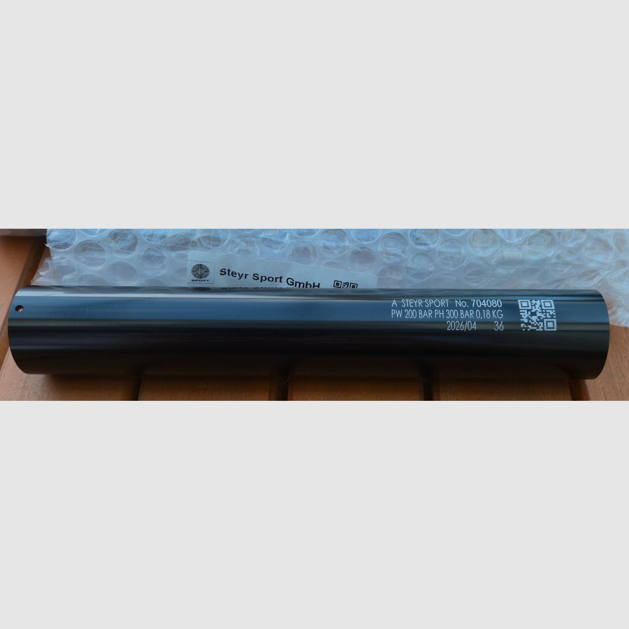 Neue Kartusche / Pressluftkartusche (schwarz, lang) für Steyr Luftpistole (LP 10, Evo 10, LP 50 etc.) - TÜV bis 4/2036