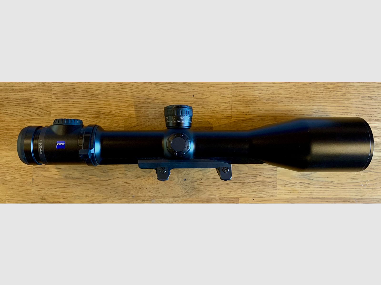 Zeiss V8 4,8-35x60 mit Sattelmontage