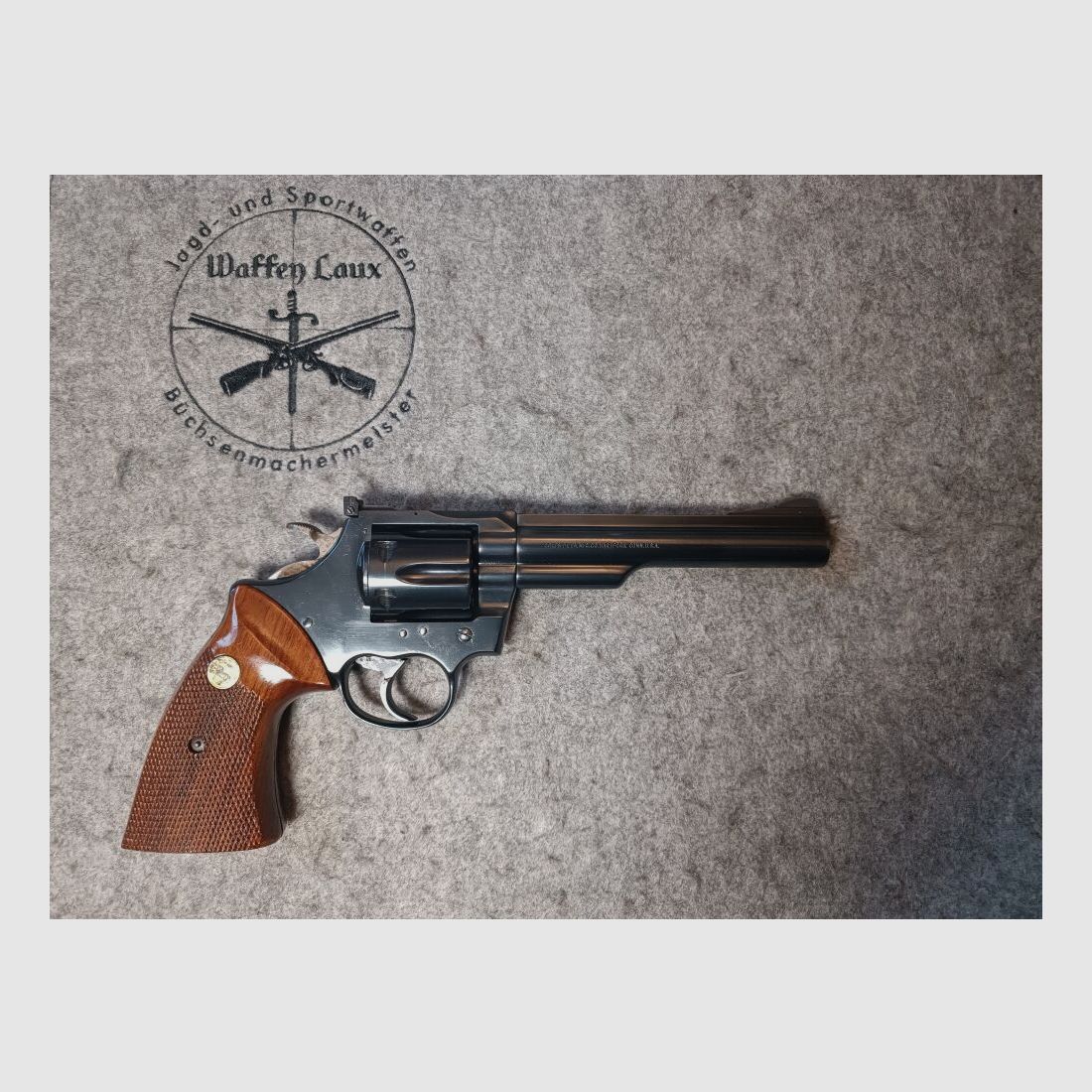 Revolver Colt Trooper Mark III blu + impugnature in legno