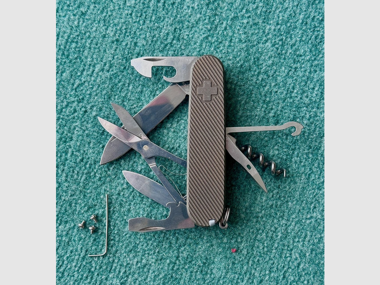 Victorinox Climber mit Titan-Griffschalen in rosty