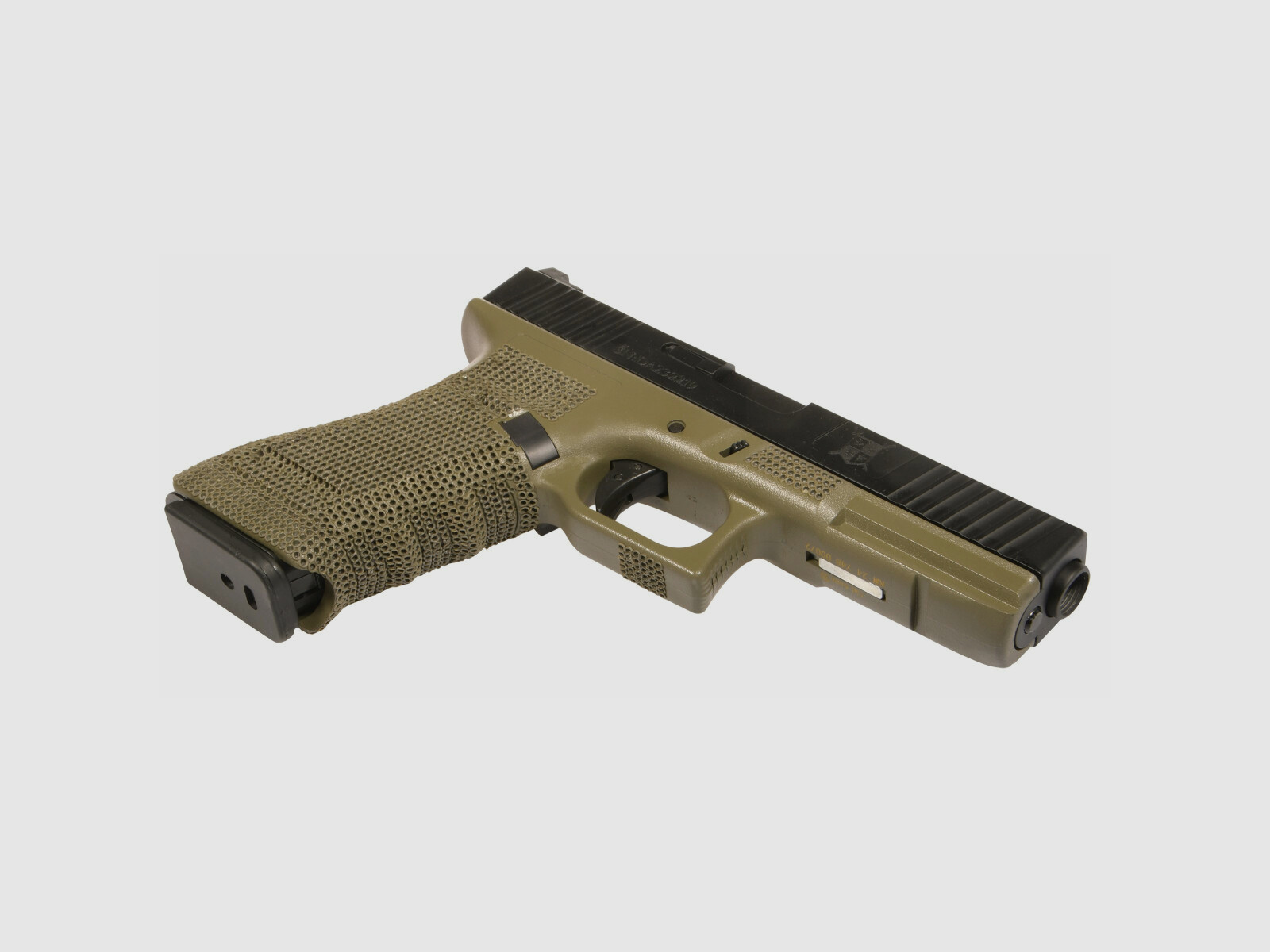 P04 GBB Airsoft Pistole in Oliv | Delta Armory