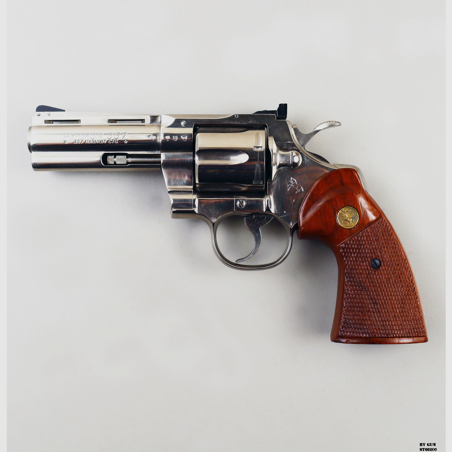 Revolver Colt mod. Python Nickel cal. 357 Mag. matr. 83407E, immagine 1 di 14