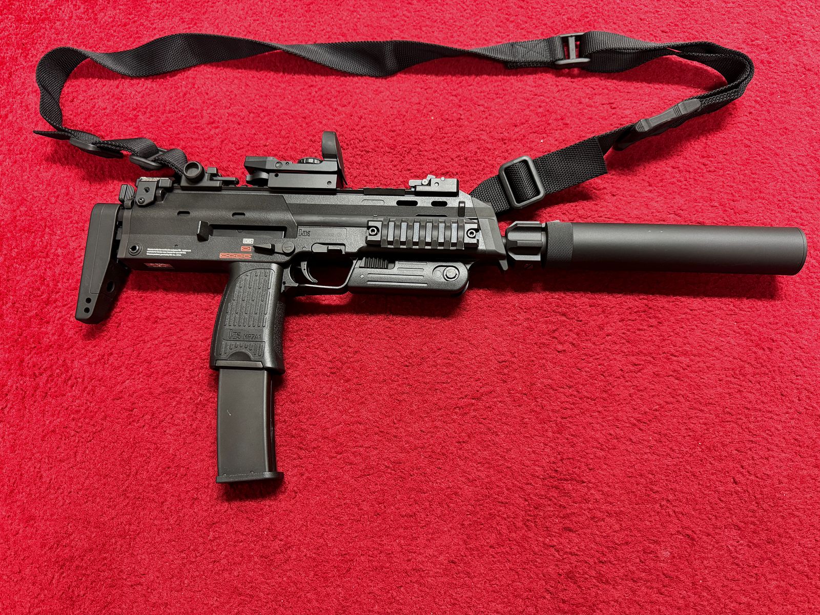 VFC H&K MP7 A1  GBB Gas Blow Back Airsoft 6mm  + Sling -Schalldämpfer- Micro Dot 