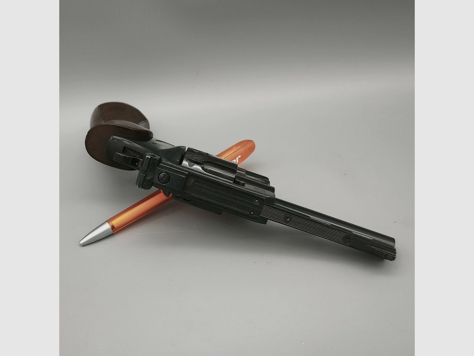 Revolver Weihrauch Arminius HW4 4" 4mm RF Long "Sans besoin" #139 4mmRF Long