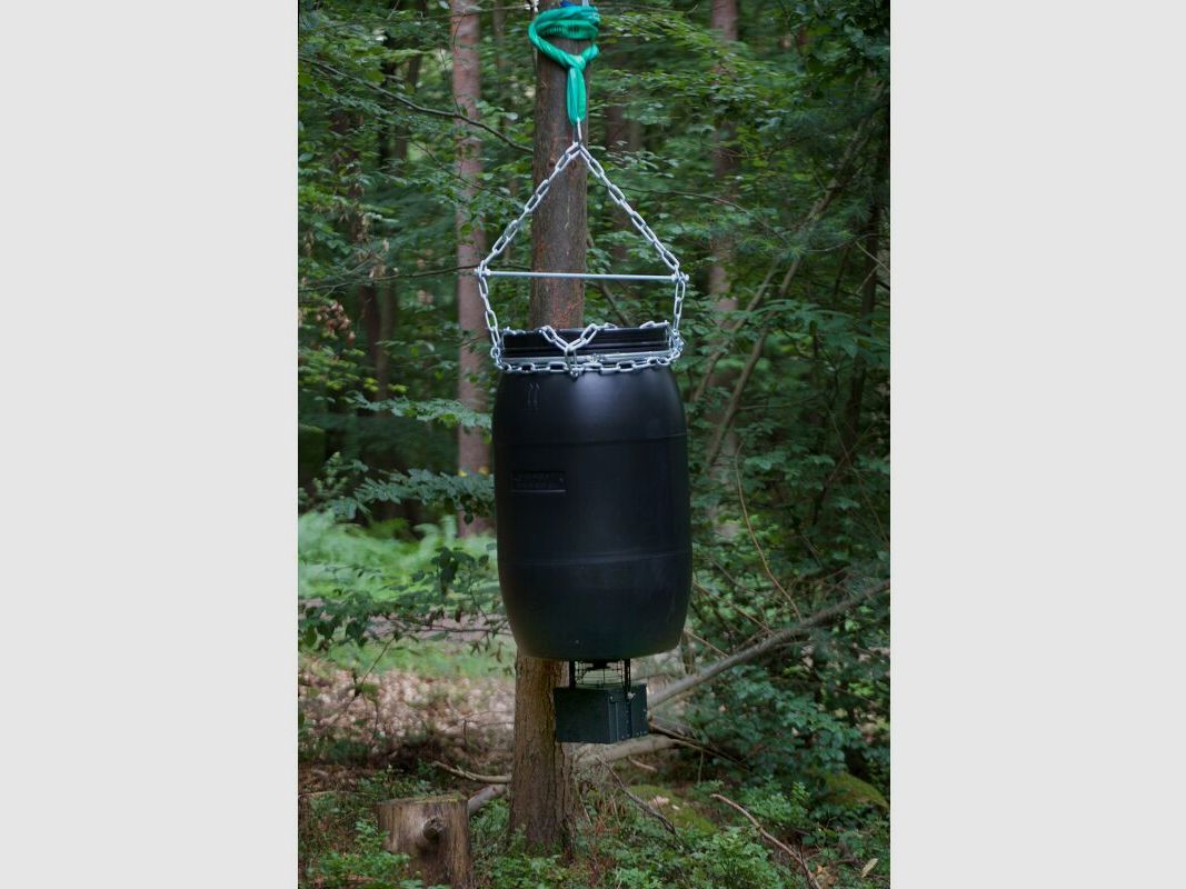 Attratec Futterautomat mit 220 L Faß