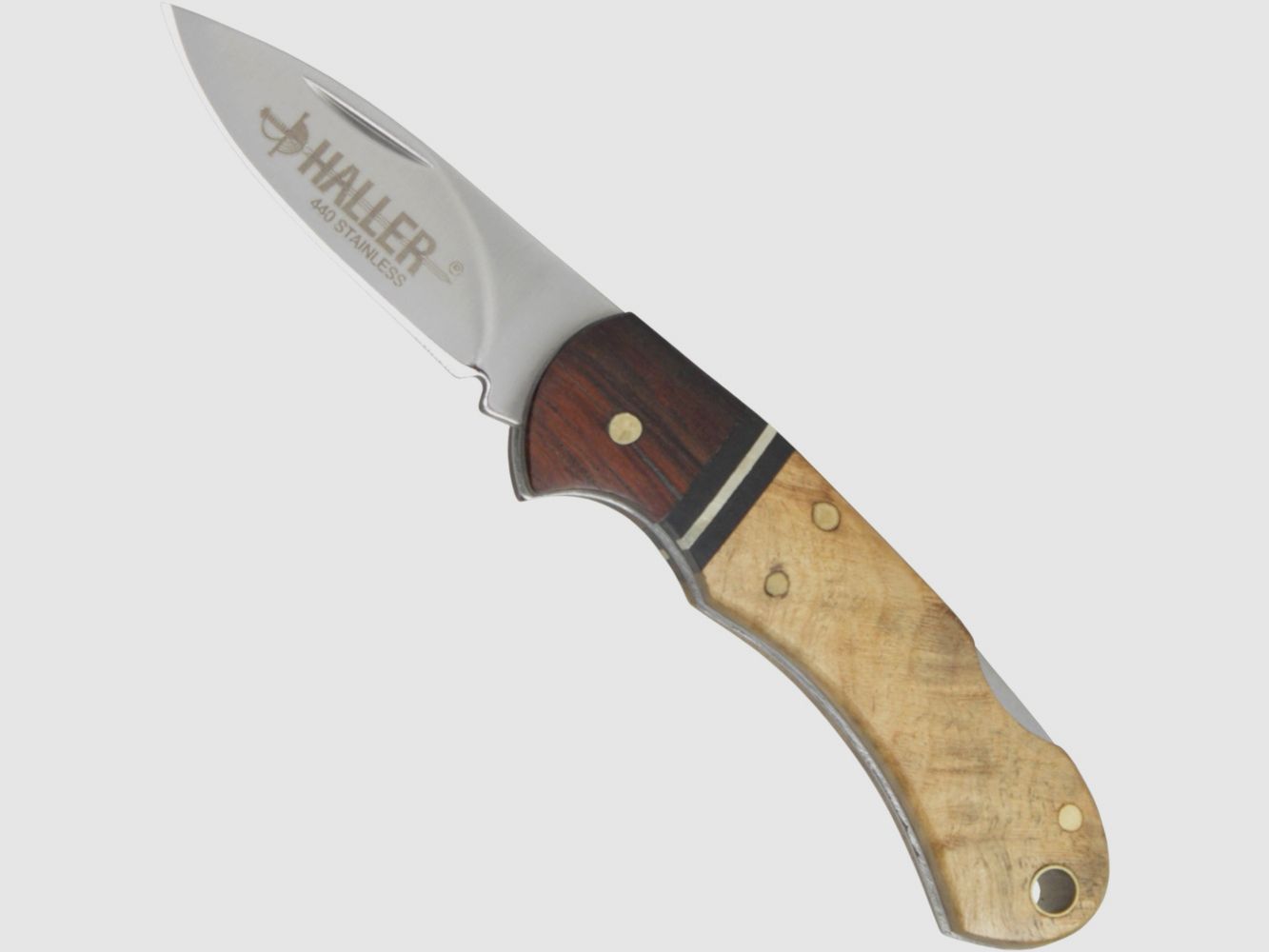 Couteau de poche dans une boîte cadeau