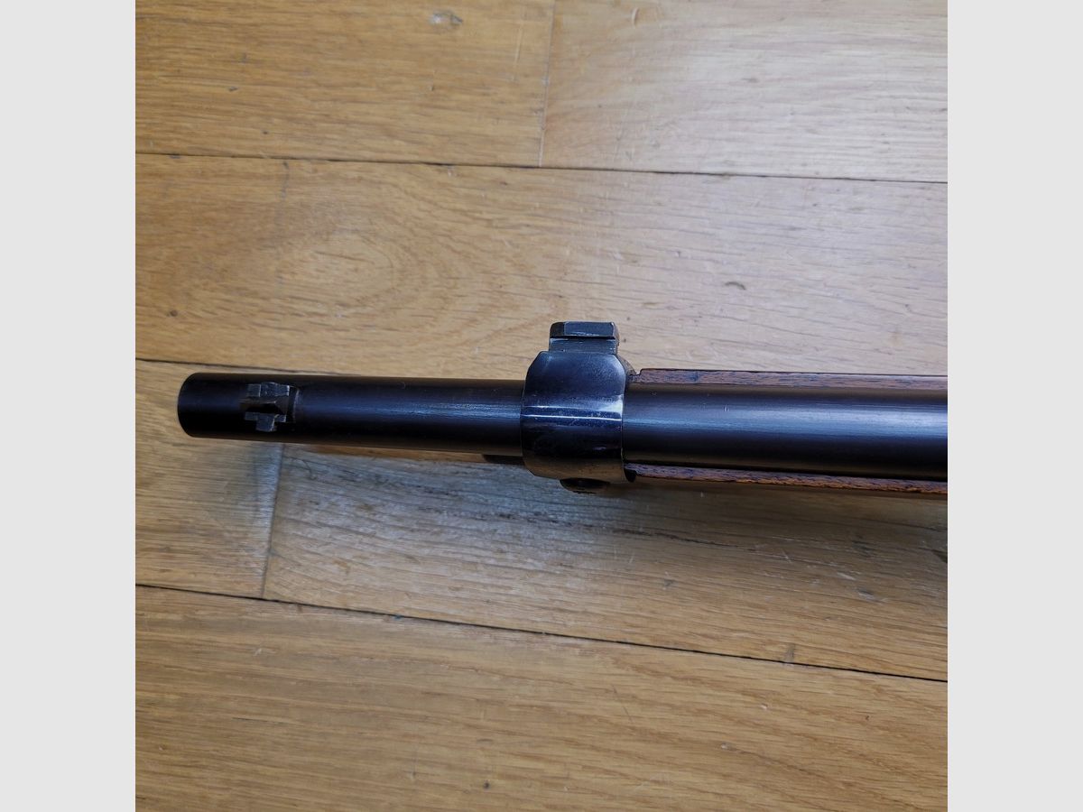 Prächtiges Infanteriegewehr Mauser 1871/84 – Vollständig einheitliche Seriennummer – Preußisches Arsenal Spandau – Prestigierte Zuteilung an die 1. Jäger zu Fuß der Garde – Neuer Lauf – Museumszustand, Bild 22 von 35