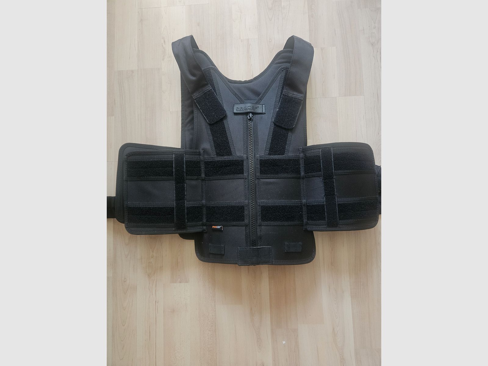 Certyfikowana kamizelka ochronna PRODEF® Mod. III, ochrona przed kłuciami, kopnięciami i cięciami