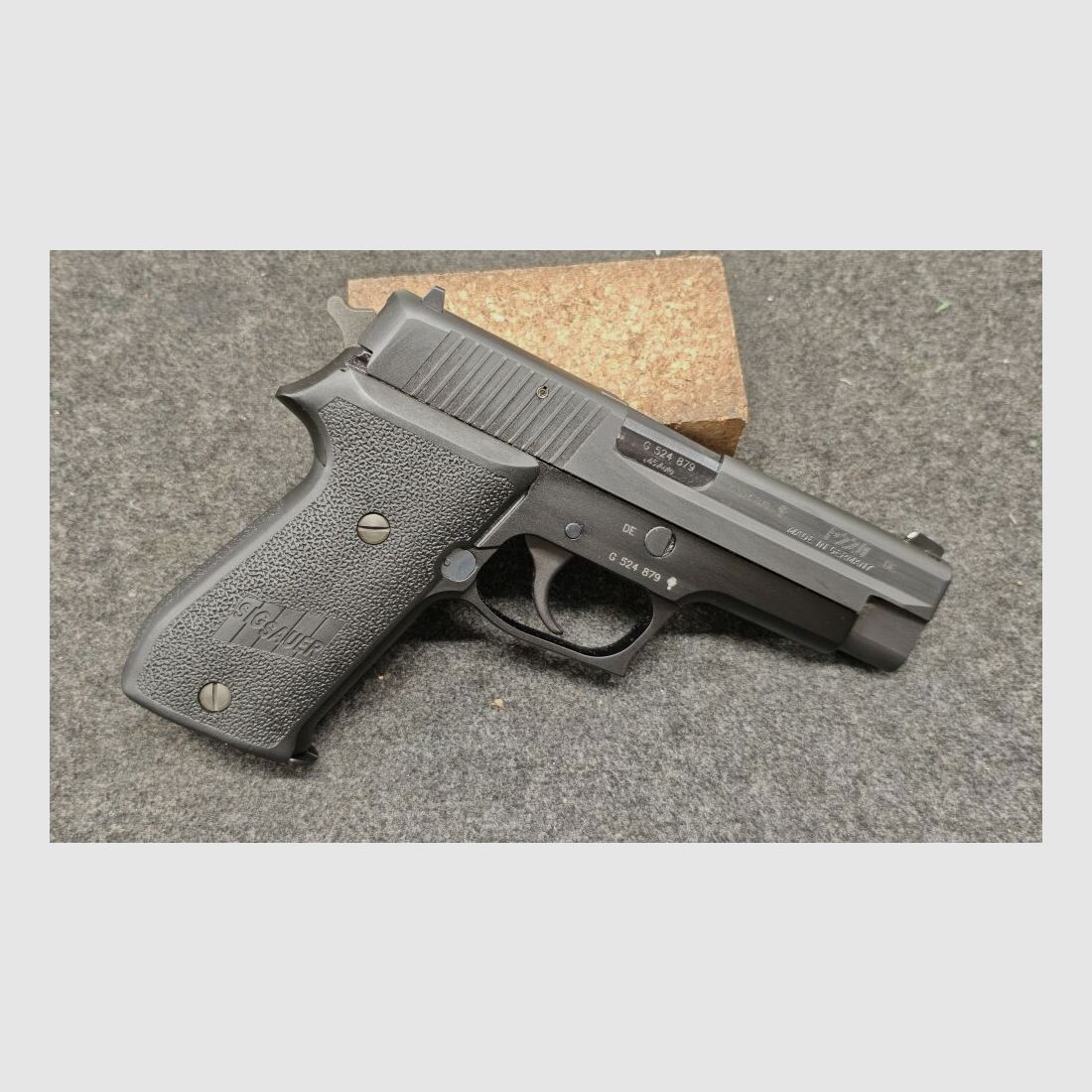 Sig Sauer P220
