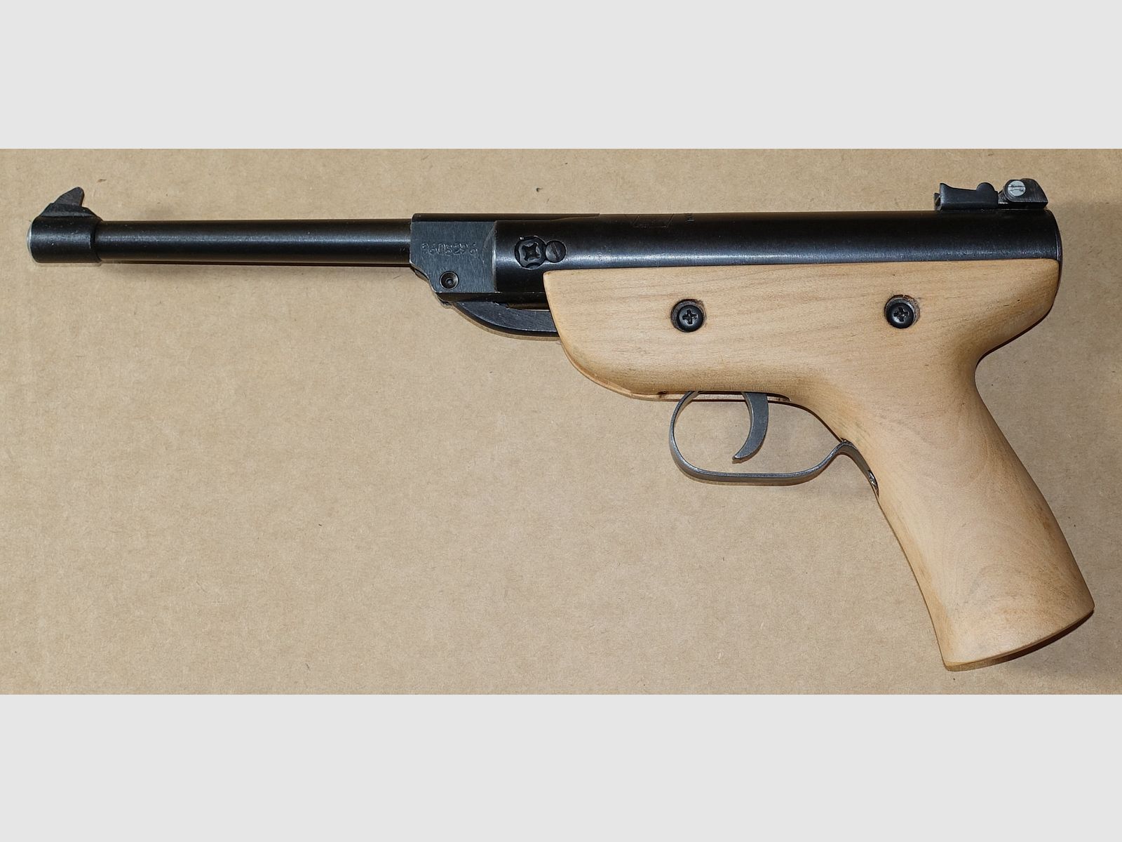 Luftpistolen Sammlung / 14 Stück / Walther Diana Umarex Lov Baikal Record usw.