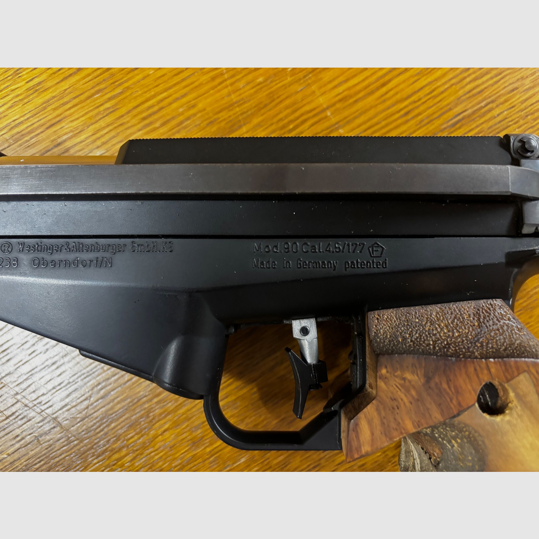 Feinwerkbau air pistol LP90, image 9 of 12