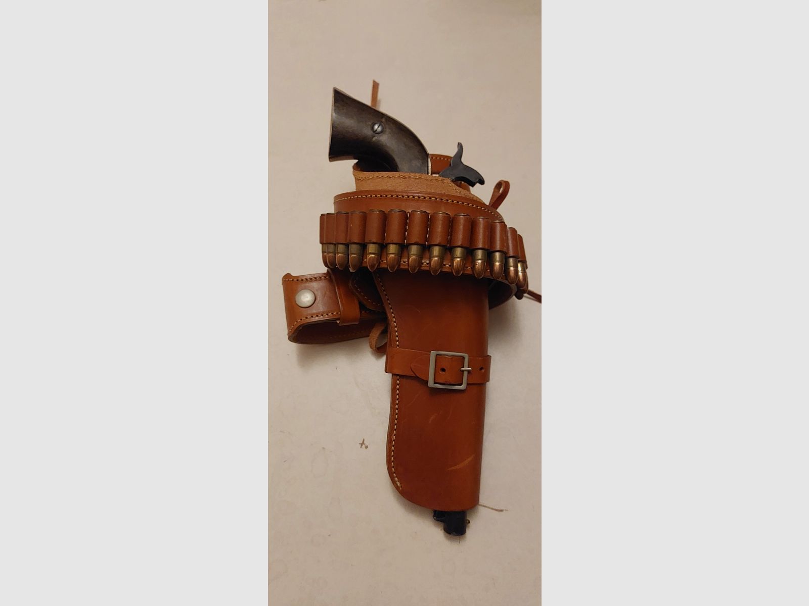 Westerncolt mit Holster und Dekopatronen