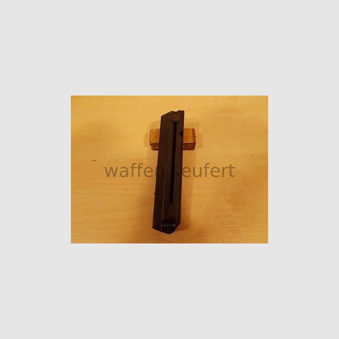 08 replacement magazine for pistol 8 cartridges 9mm Luger plastic base