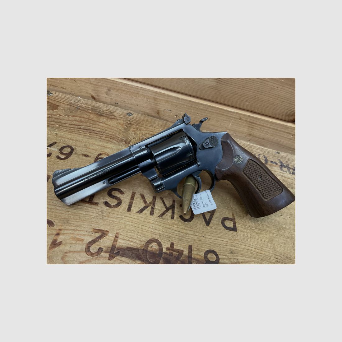 Revolver Amadeo Rossi Mod.971, Kal..357Mag., Holzgriffschalen, super Zustand!!!