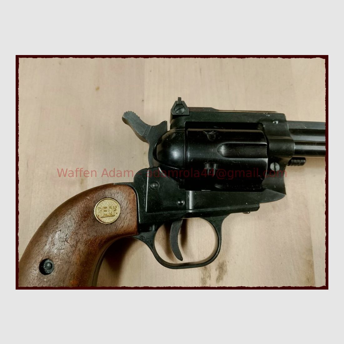 RECK F in het Pentagon SAA Revolver R14