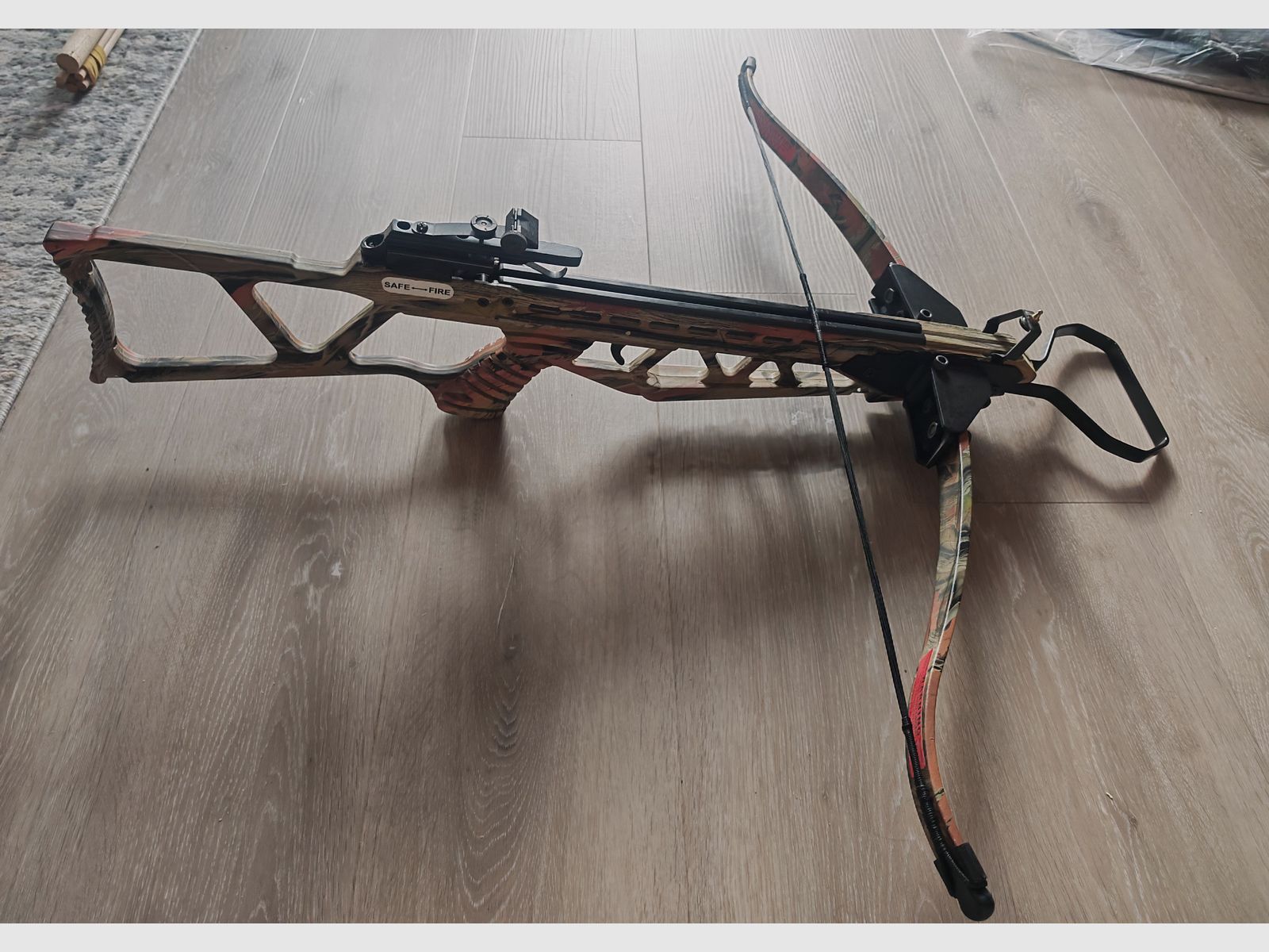 Ballesta recurva plegable 120 lbs con mucho accesorio