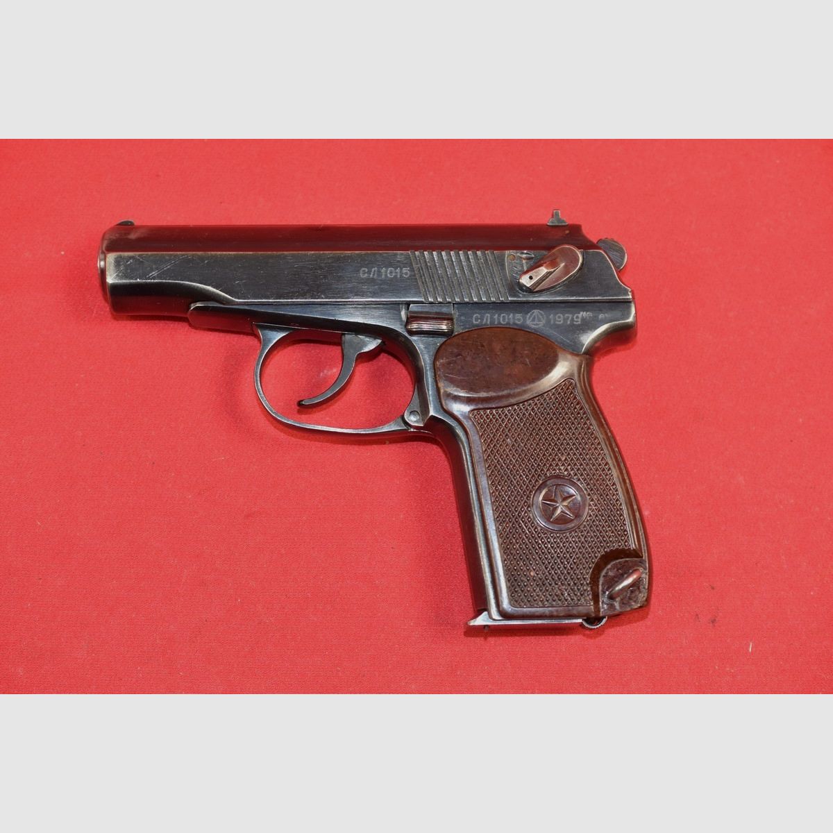 #8165 Pistolet PM Makarov, URSS, 1979, cal. 9 Mak., image 1 sur 15