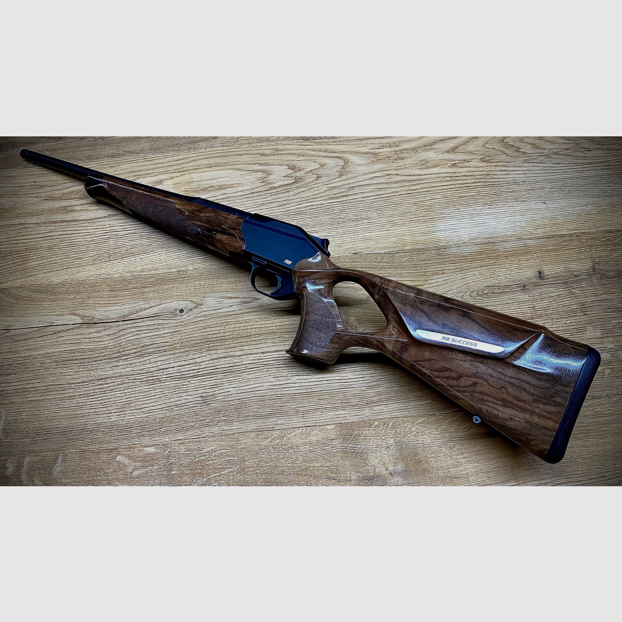 Blaser R8 Success / Wood class 4 / caliber and barrel length of your choice / absolute opportunity
