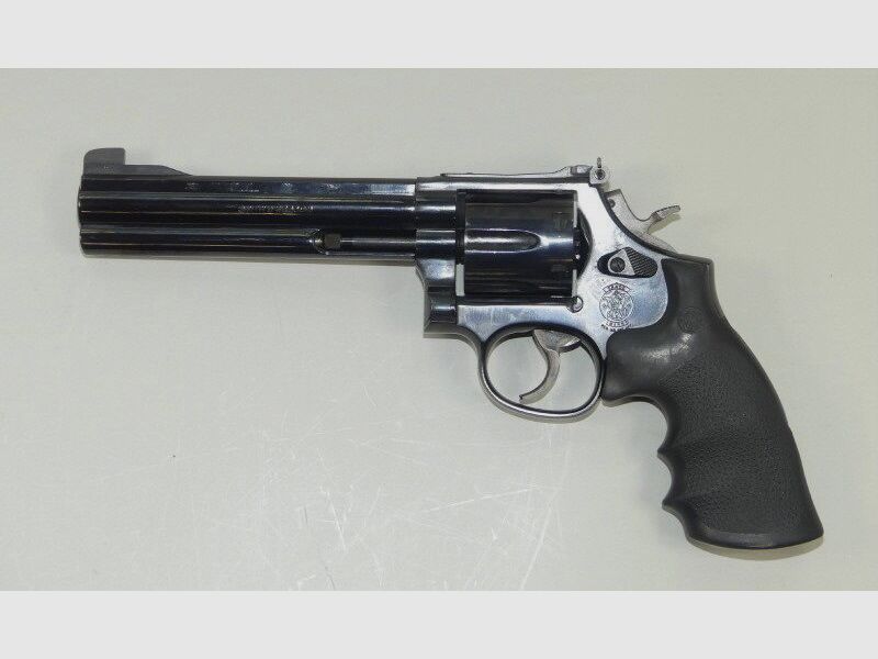 Smith & Wesson 586 Euro Master