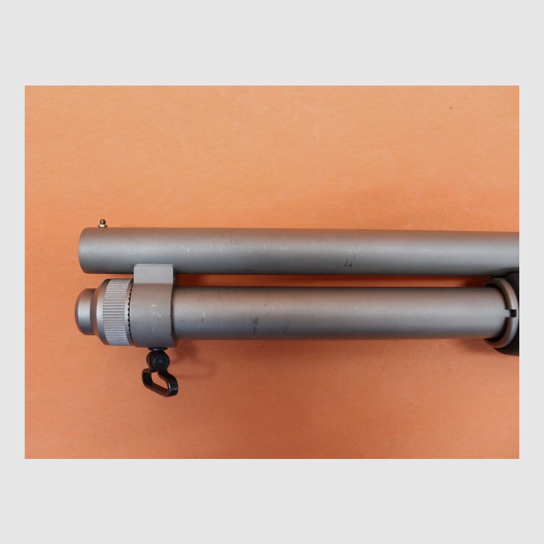 Mossberg VsRep.Flinte 12/76 Mossberg M590 Mariner fucile a ripetizione con calcio anteriore 20" canna (Cyl)/ finitura nichelata