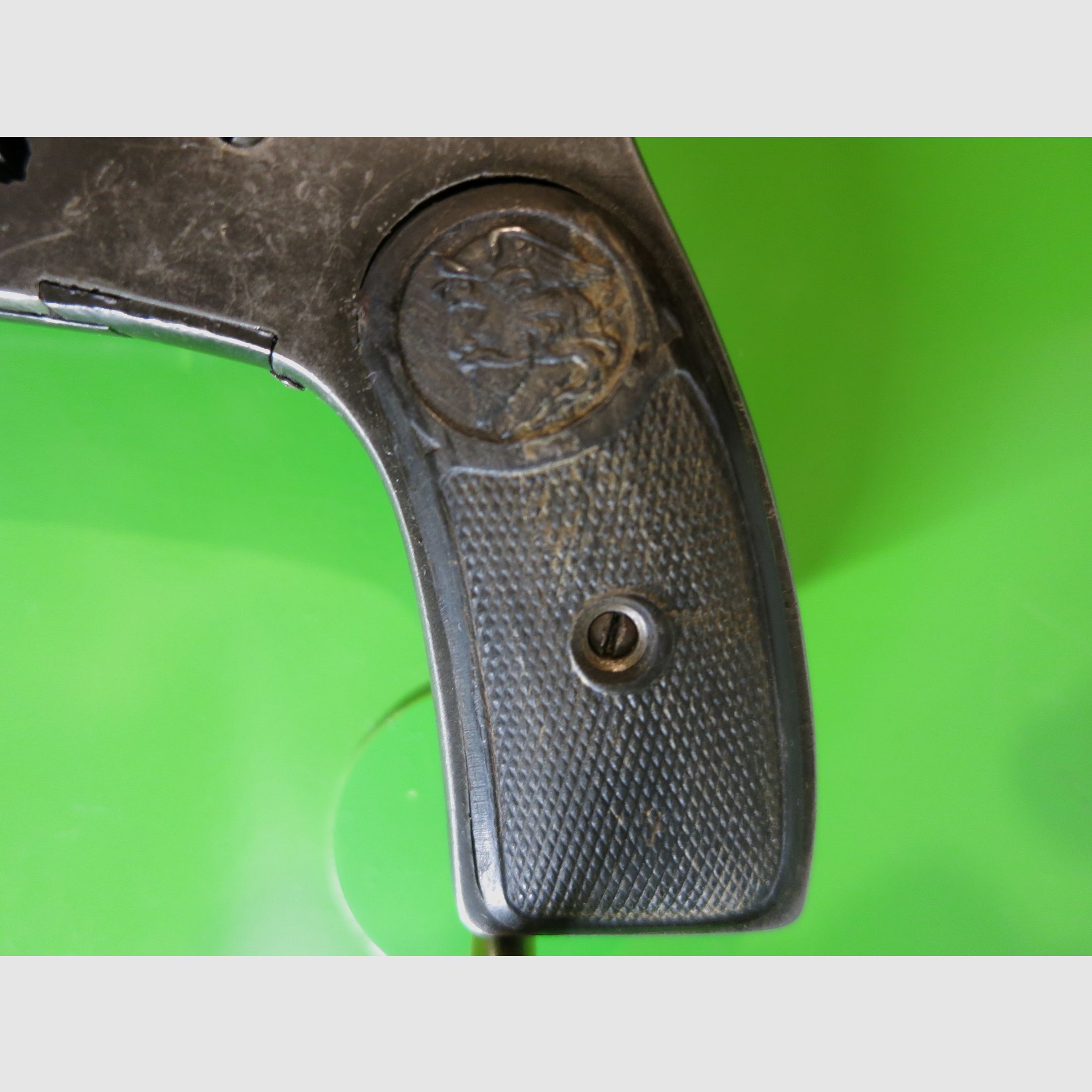Friedrich Pickert, 'Hammerless' Revolver, Arminius Modell 7, Kal. 7,65 mm Browning     #90-