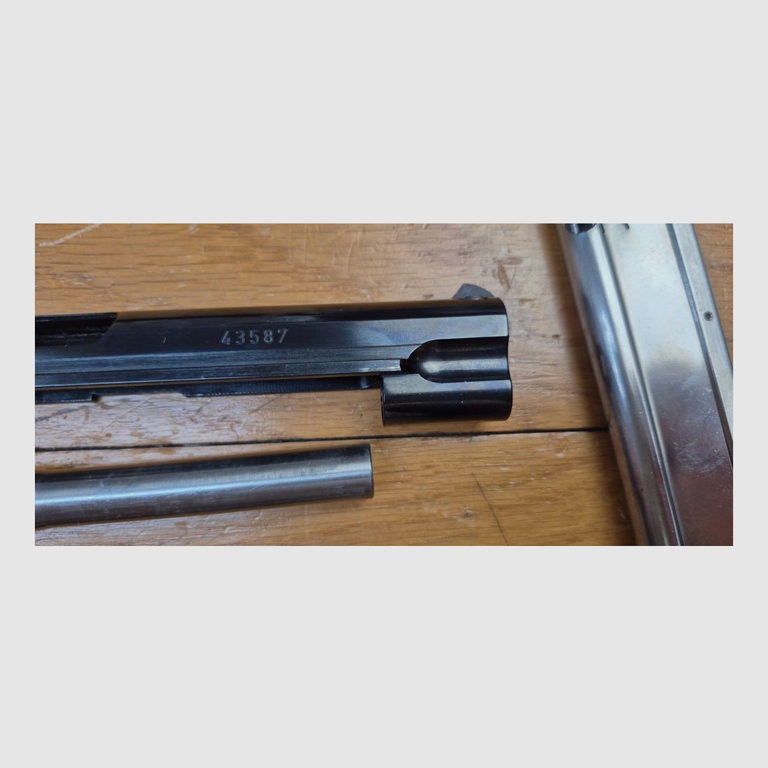 Wunderschöne Umrüstung für SIG P210 – Kaliber 22LR – Mit seinem speziellen Stahlmagazin 1. Art – Geeignet für SIG mit 120mm Lauf wie P 210-2, 3, 4, 6… – Komplett und im neuwertigen Zustand – Selten! – TBE+++, Bild 11 von 15