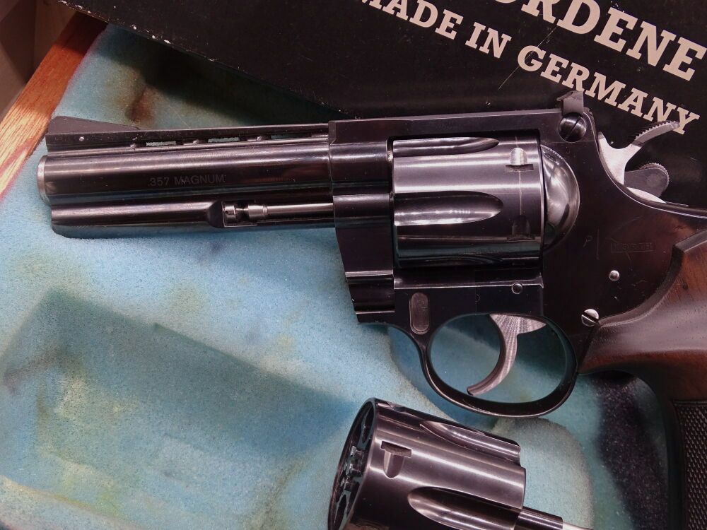 Korth Ratzeburg Sondermodel Nr 5 von 6 Stück Sammlerwaffe Kaliber .357Mag Mandalls Shooting Supplies Scottsdale + WT 9mm Luger