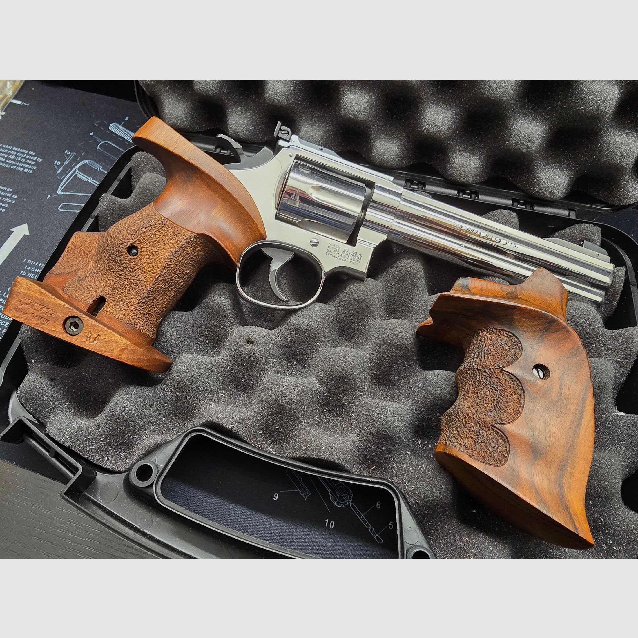 Smith und Wesson 6Zoll KK-Sportrevolver 617-1
