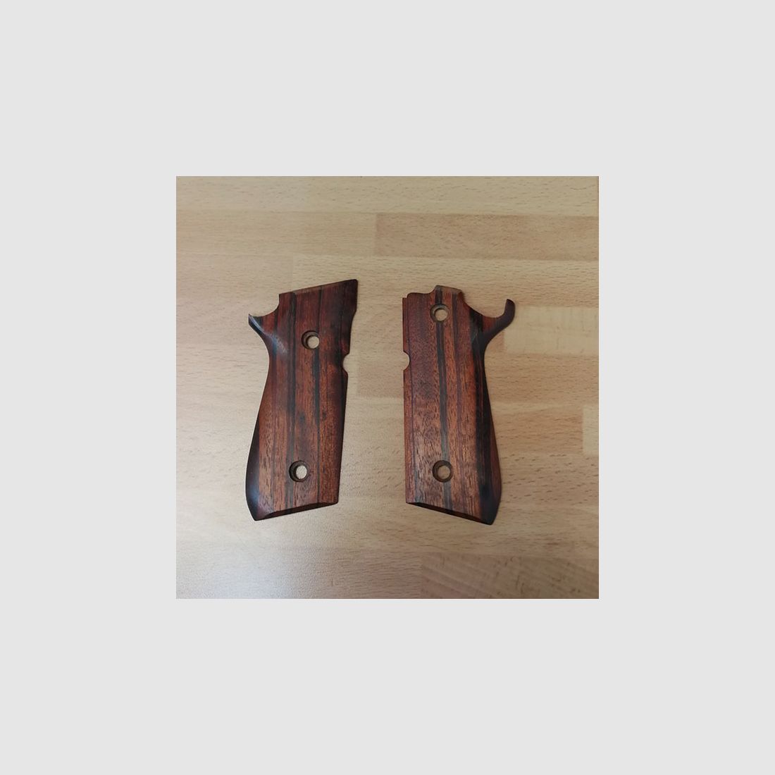 Grips Beretta 92 hout gebruikt
