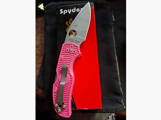Spyderco Native 5 Pink heals in  Top Zustand günstig abzugeben!