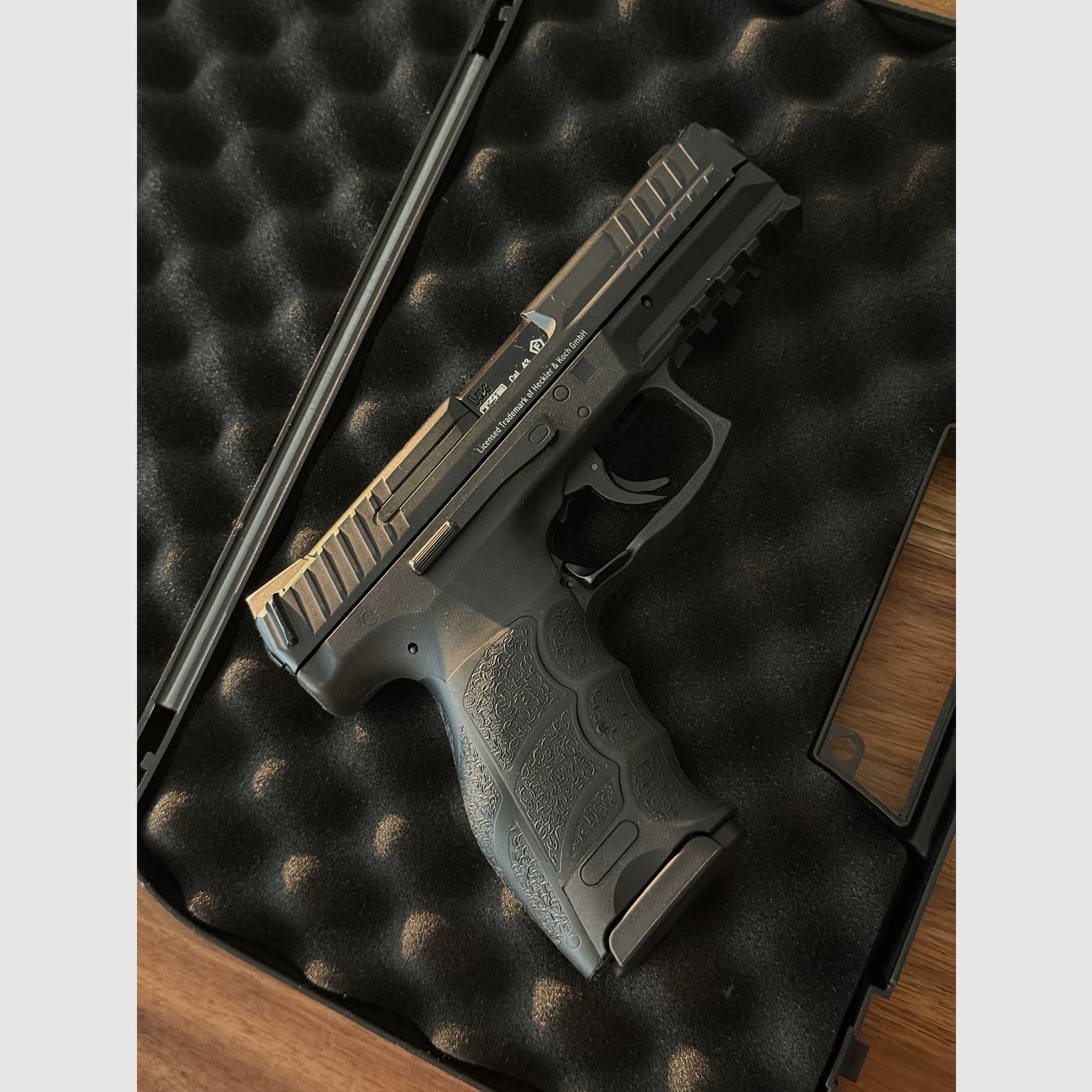 H&K SFP9 T4E marqueur CO₂ au calibre .43 de Umarex.