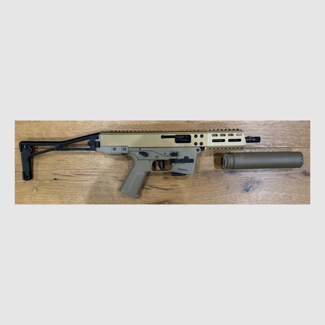 B&T AG (Brügger und Thomet) GHM9 G Coyote TAN z tłumikiem RBS