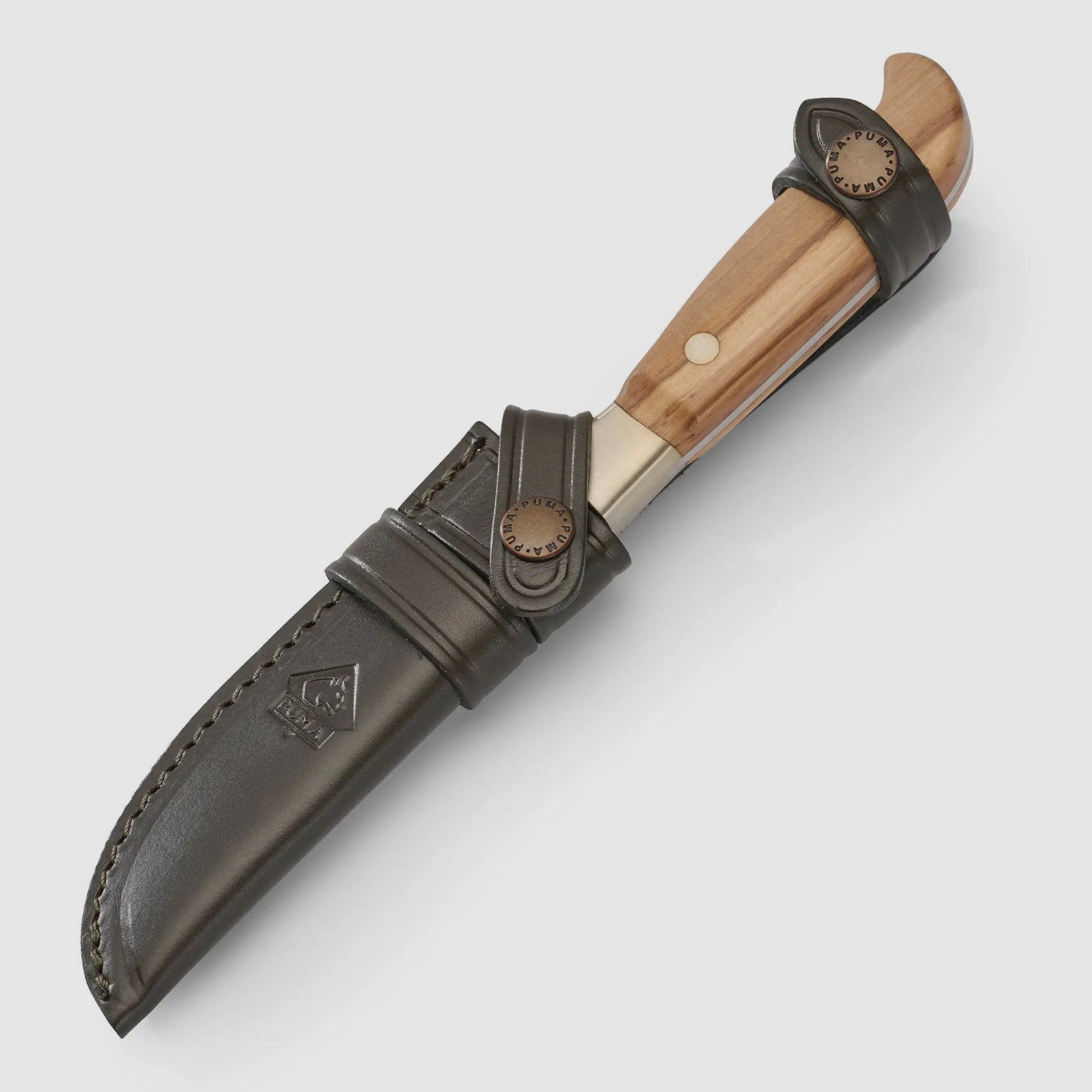 PUMA cazador, madera de olivo