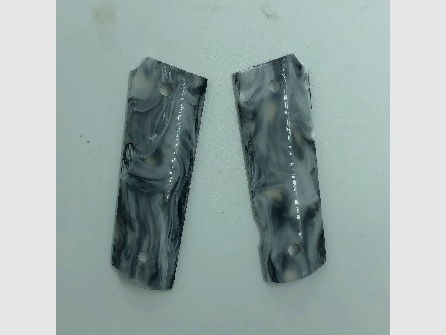 Pair of grips for 1911