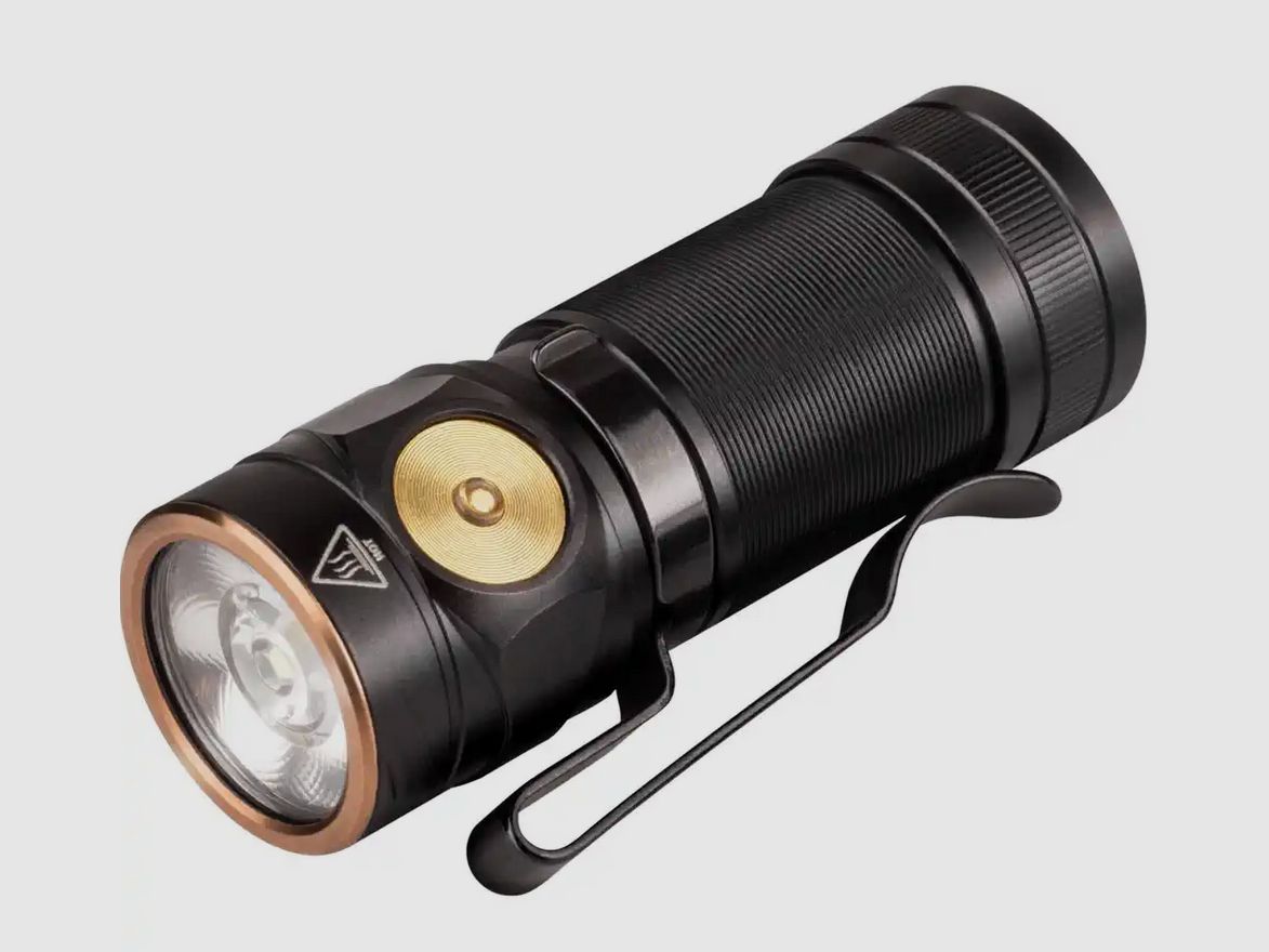 Fenix Lampe E18R