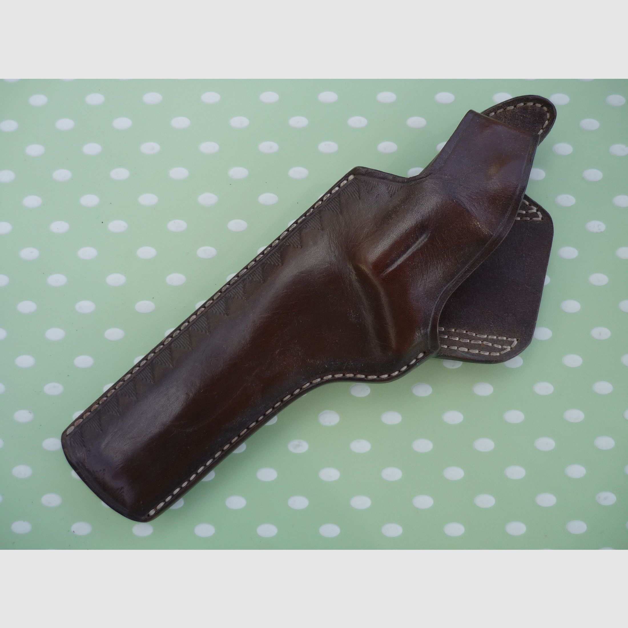 HKDesign - Holster met Teflon korrelrail, twee trekhoeken en decoratieve perforatie - voor S&W 686 6" - Gebruikt linkshandig