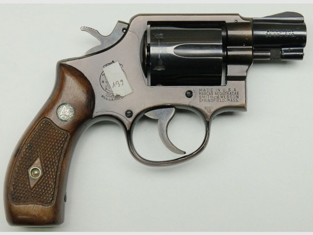 Smith & Wesson	 12 Airweight Schwedische Luftwaffe