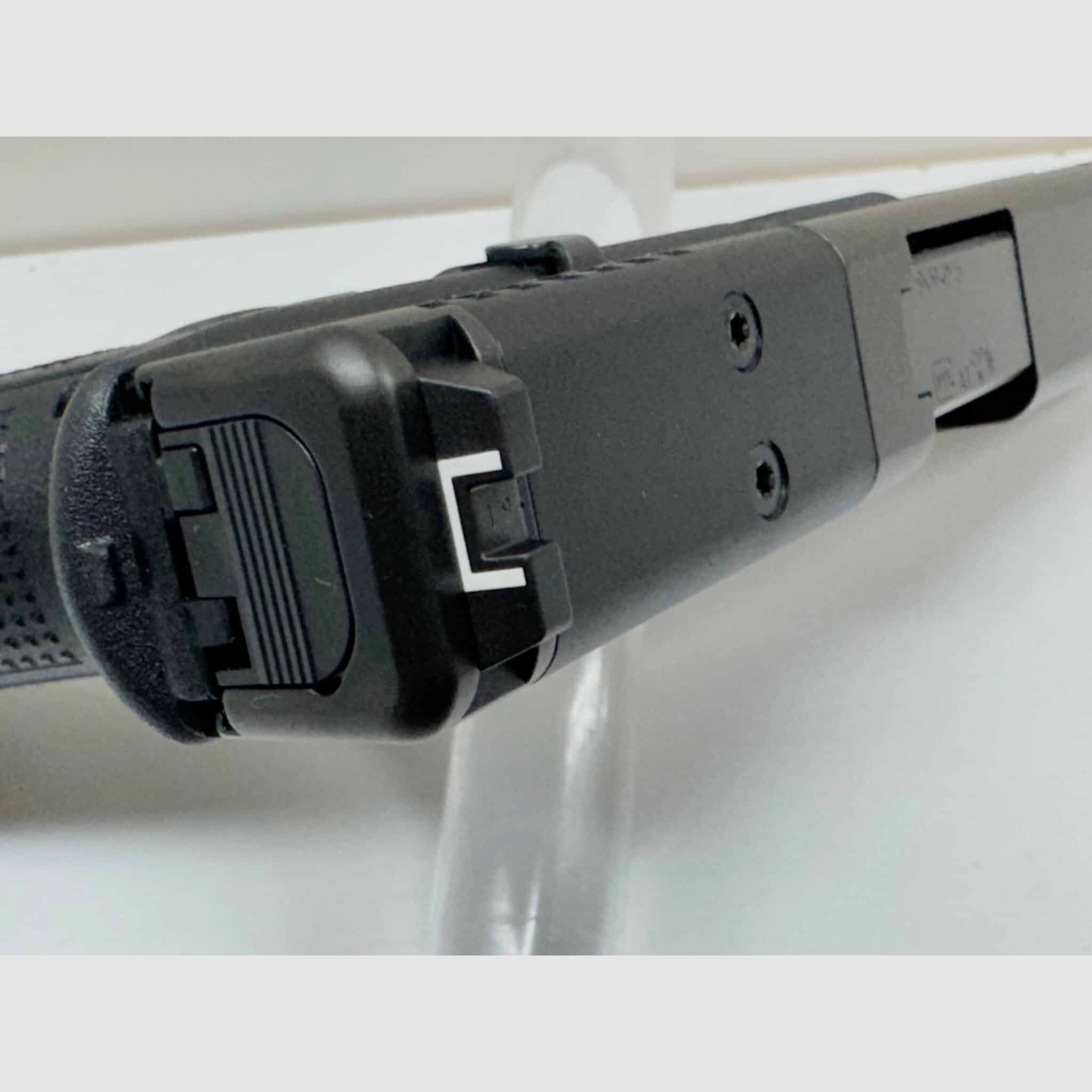 Glock 17 Gen5 M.O.S. FS FXD con canna filettata, immagine 6 di 7