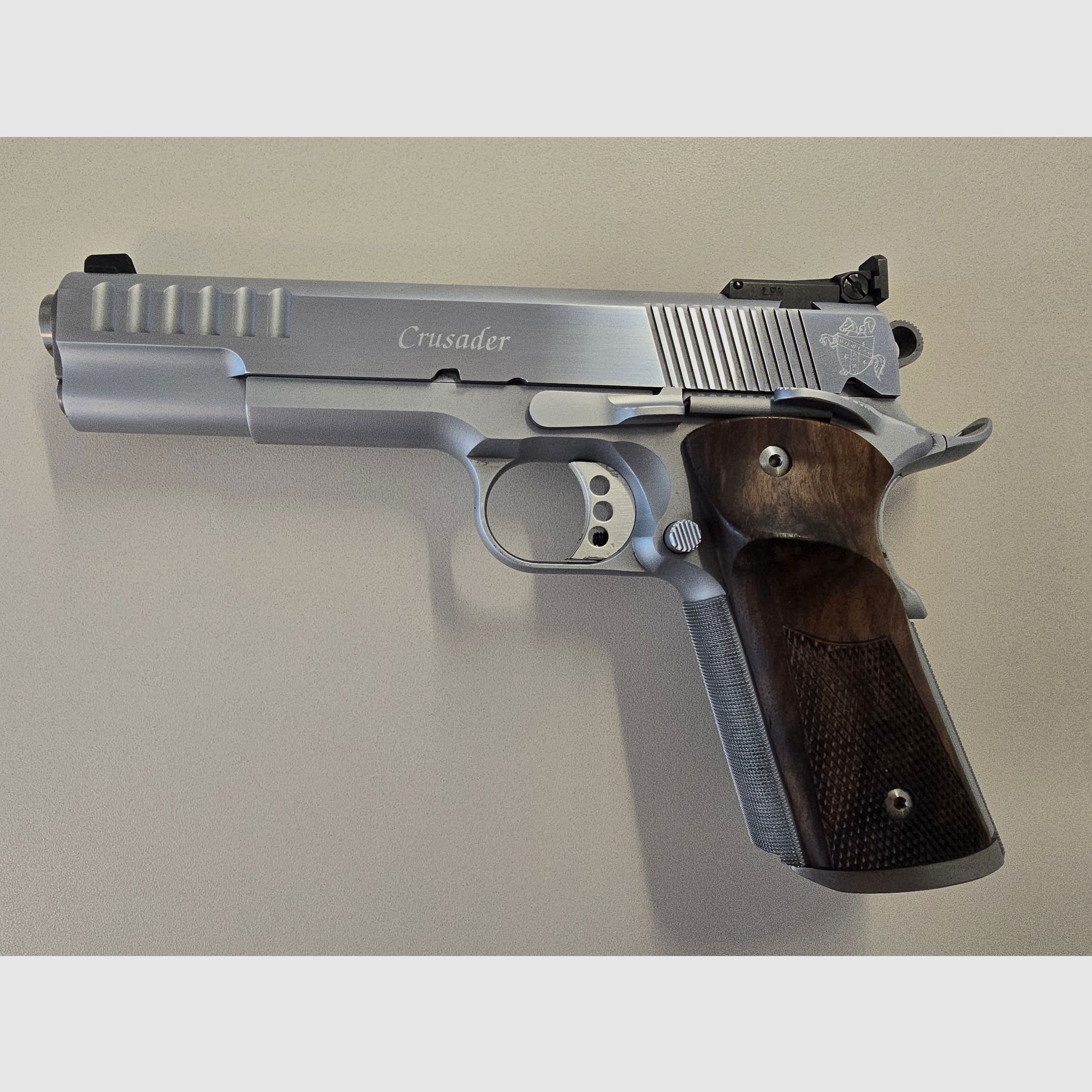 Nowlin Crusader 9mm 1911 – pistola da competizione personalizzata – molto curata con custodia e accessori