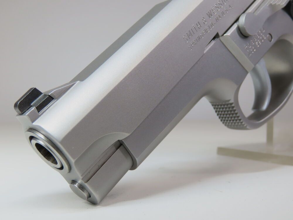 Smith & Wesson 5906