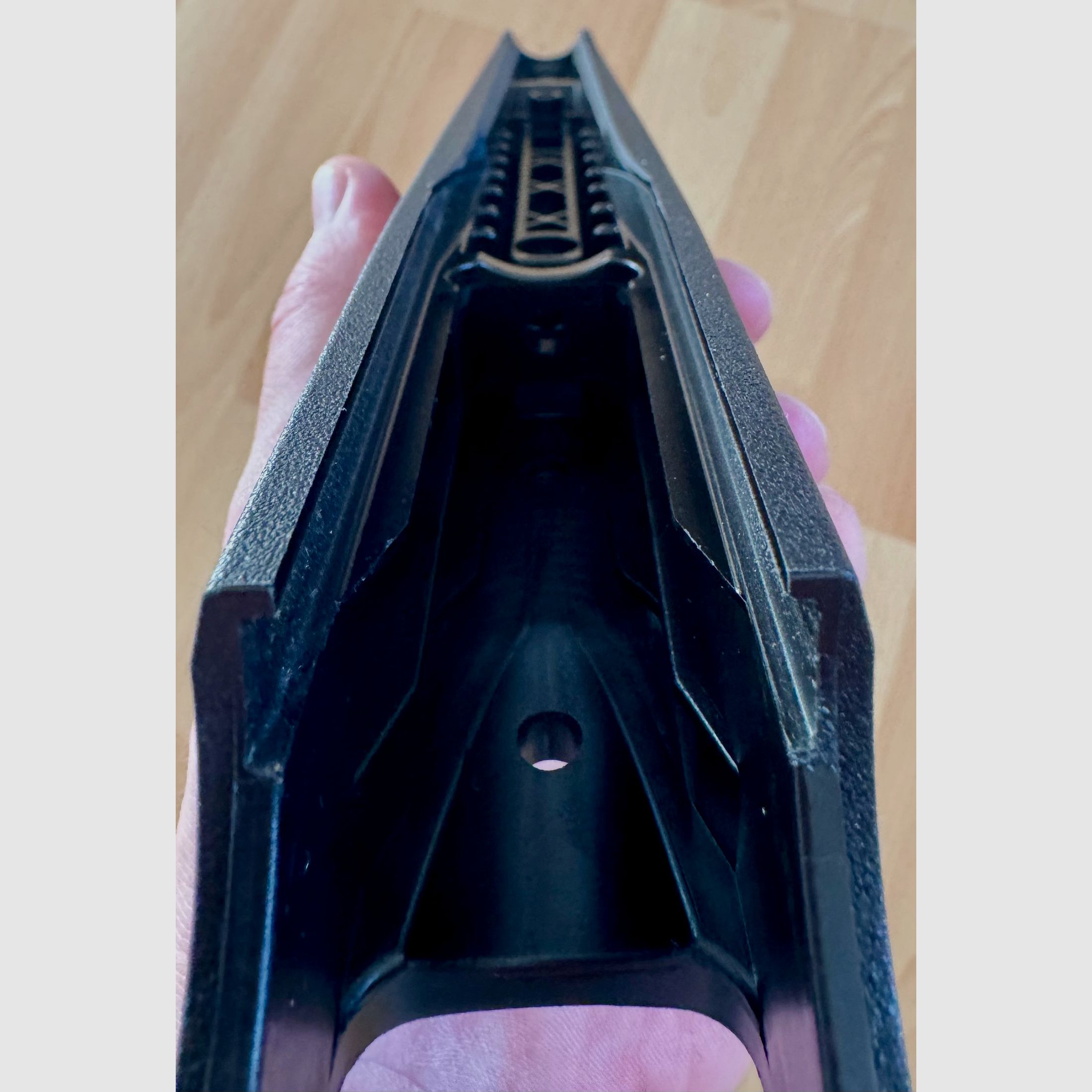 Blaser R8 Ultimate empuñadura delantera de plástico para cañones de caza de 22 mm