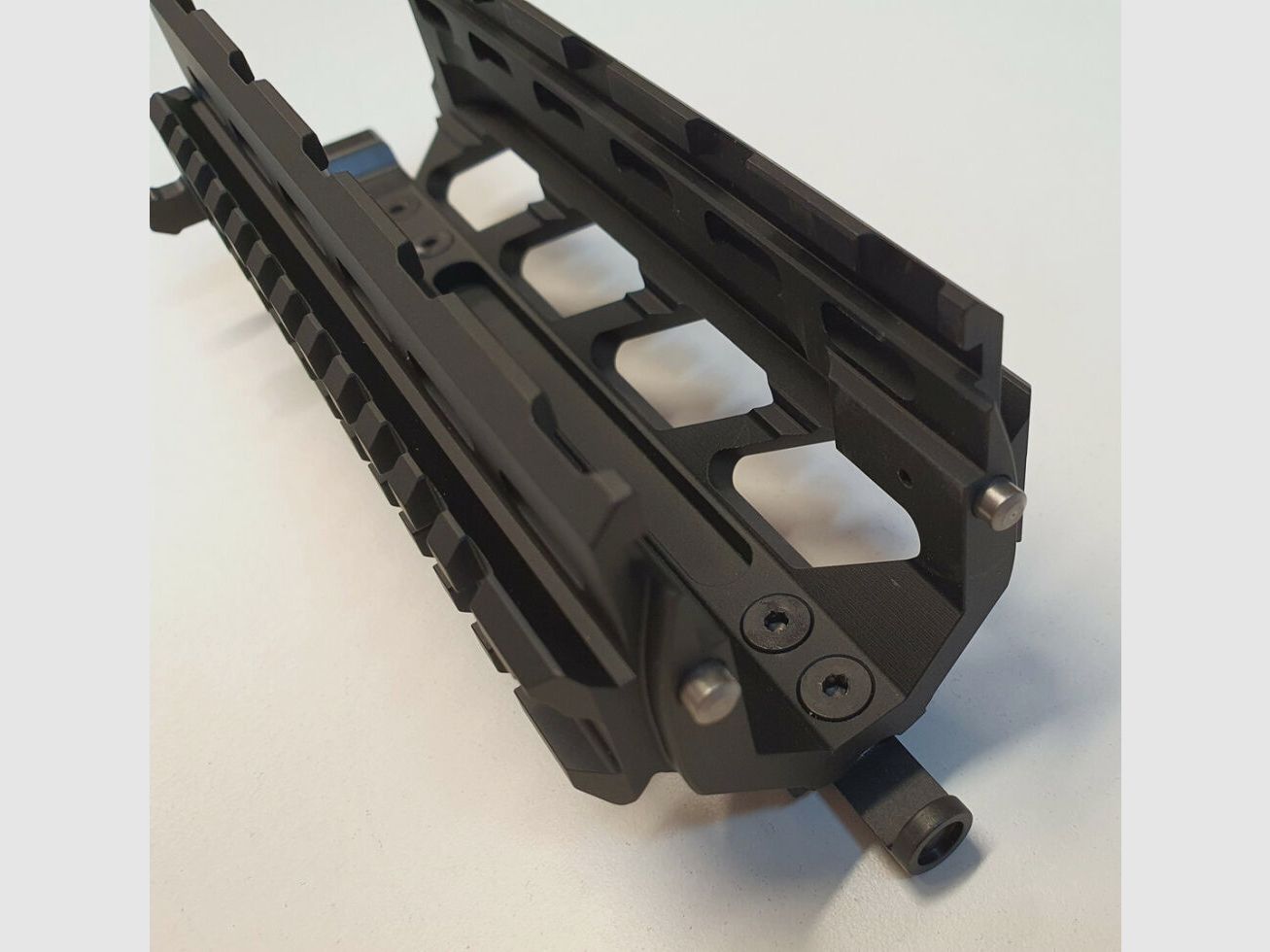 WFN Schweiz Schweizer WFN Quad Rail Vorderschaft Handguard für SIG 552 / 553 / SG 553 . Made in Switzerland