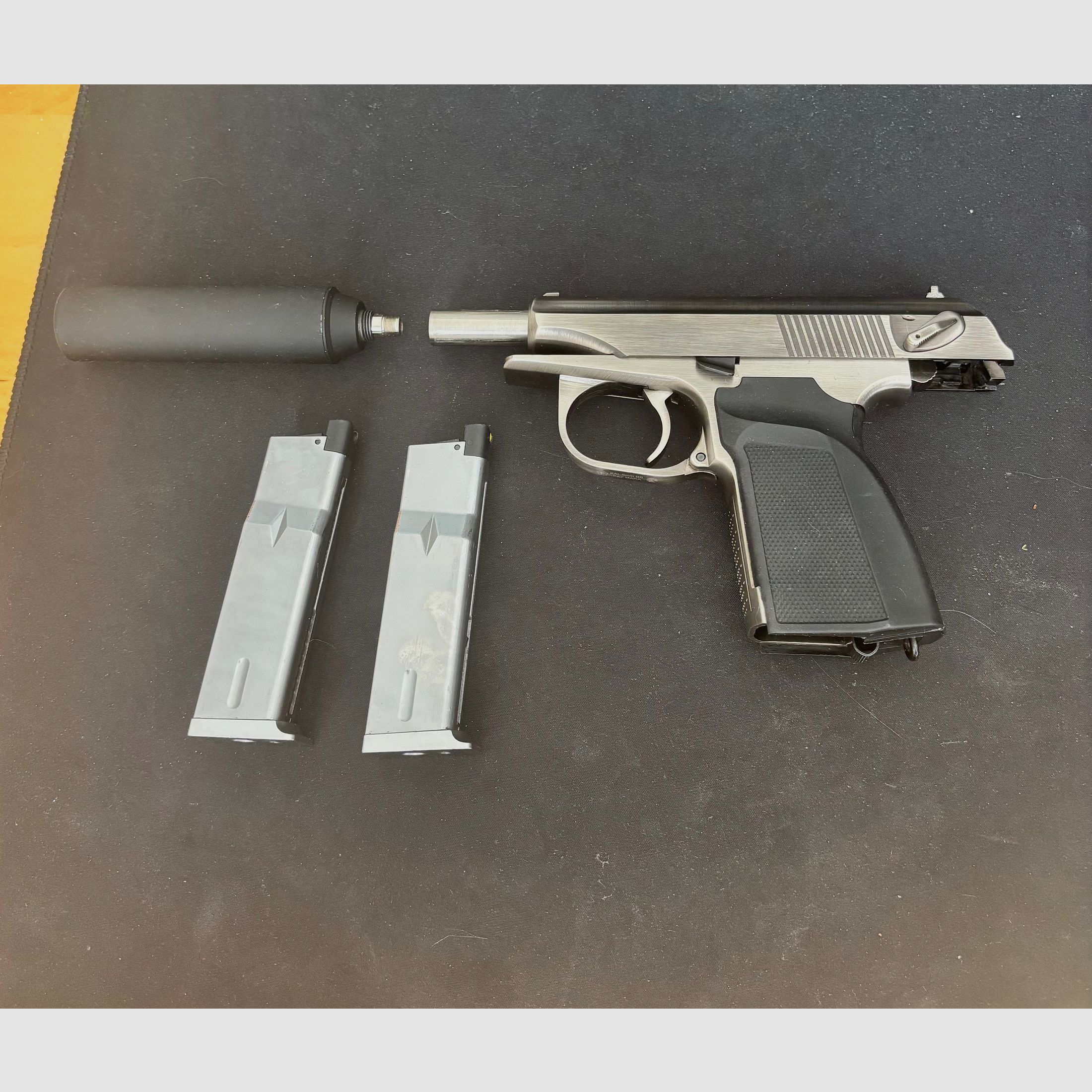 Makarov 6mm BB von K&Z MARA Airsoft Pistole